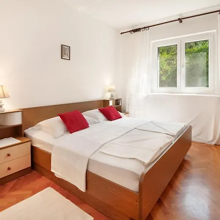Tina Apartment *