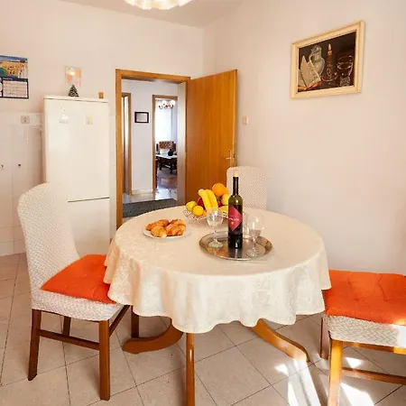 Apartment Tina
